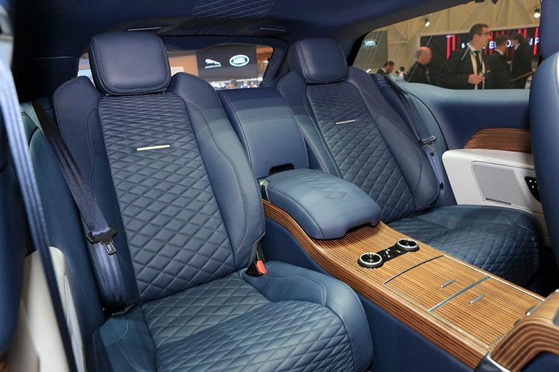 Range Rover SV Coupe - SUV 2 cửa giá ngang Rolls-Royce